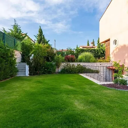 Viento Mansion Pool And Big Garden Villa *