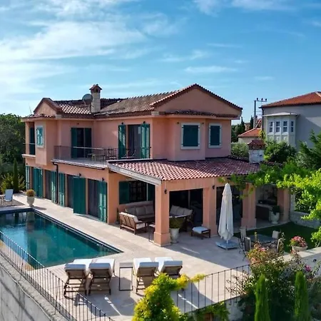 Viento Mansion Pool And Big Garden Villa