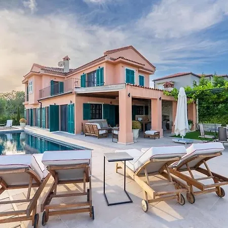 Villa Viento Mansion Pool And Big Garden Cesme
